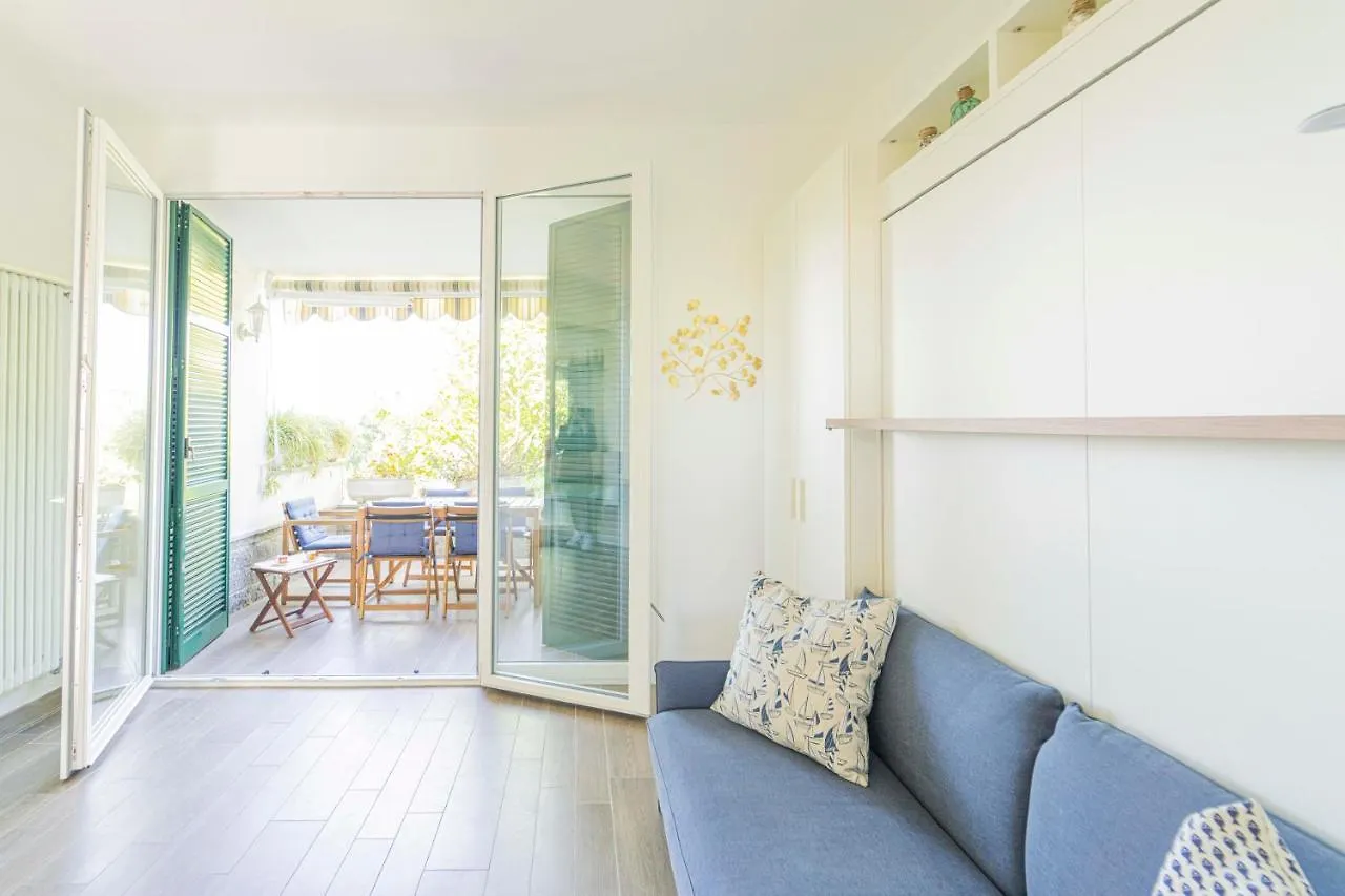 Appartamento 070 - Villa OLANDA con TERRAZZO VISTA MARE a 5 minuti SPIAGGIA con PISCINA CONDOMINIALE Sestri Levante