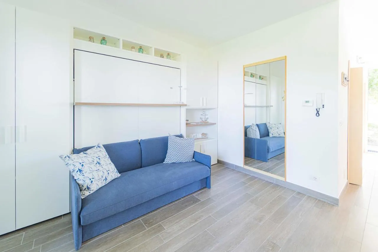 Appartamento 070 - Villa OLANDA con TERRAZZO VISTA MARE a 5 minuti SPIAGGIA con PISCINA CONDOMINIALE Sestri Levante Italia
