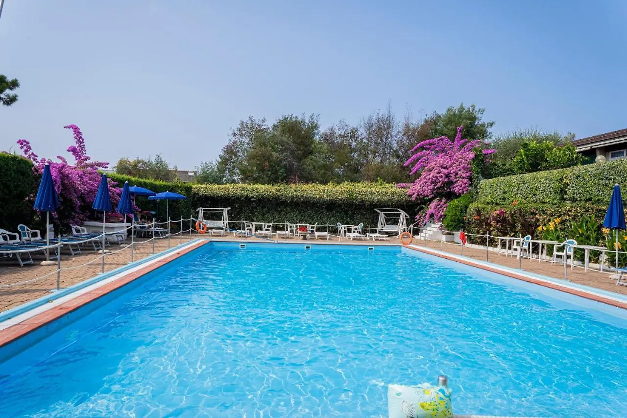 070 - Villa OLANDA con TERRAZZO VISTA MARE a 5 minuti SPIAGGIA con PISCINA CONDOMINIALE Sestri Levante Appartamento